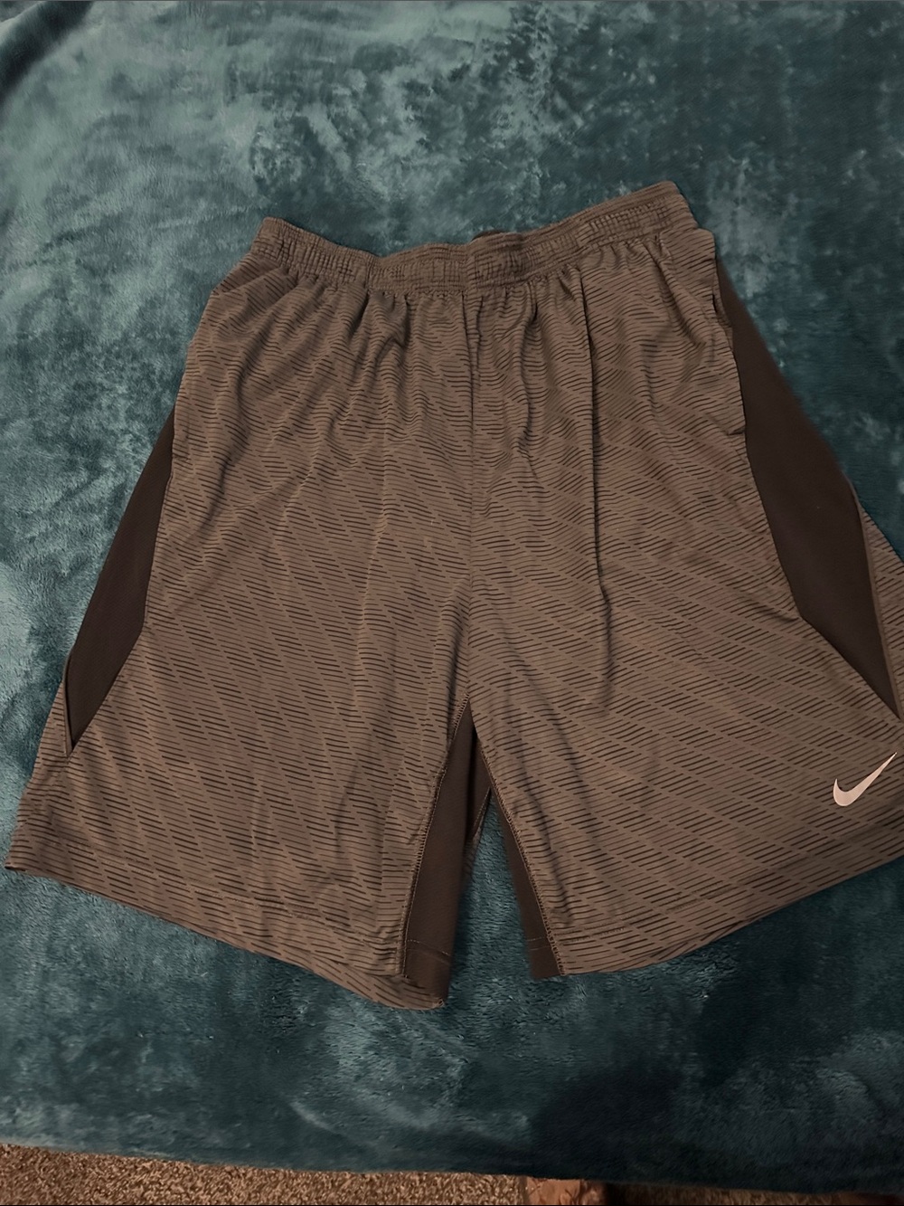 Nike Men’s Grey/black Athletic Performance Shorts